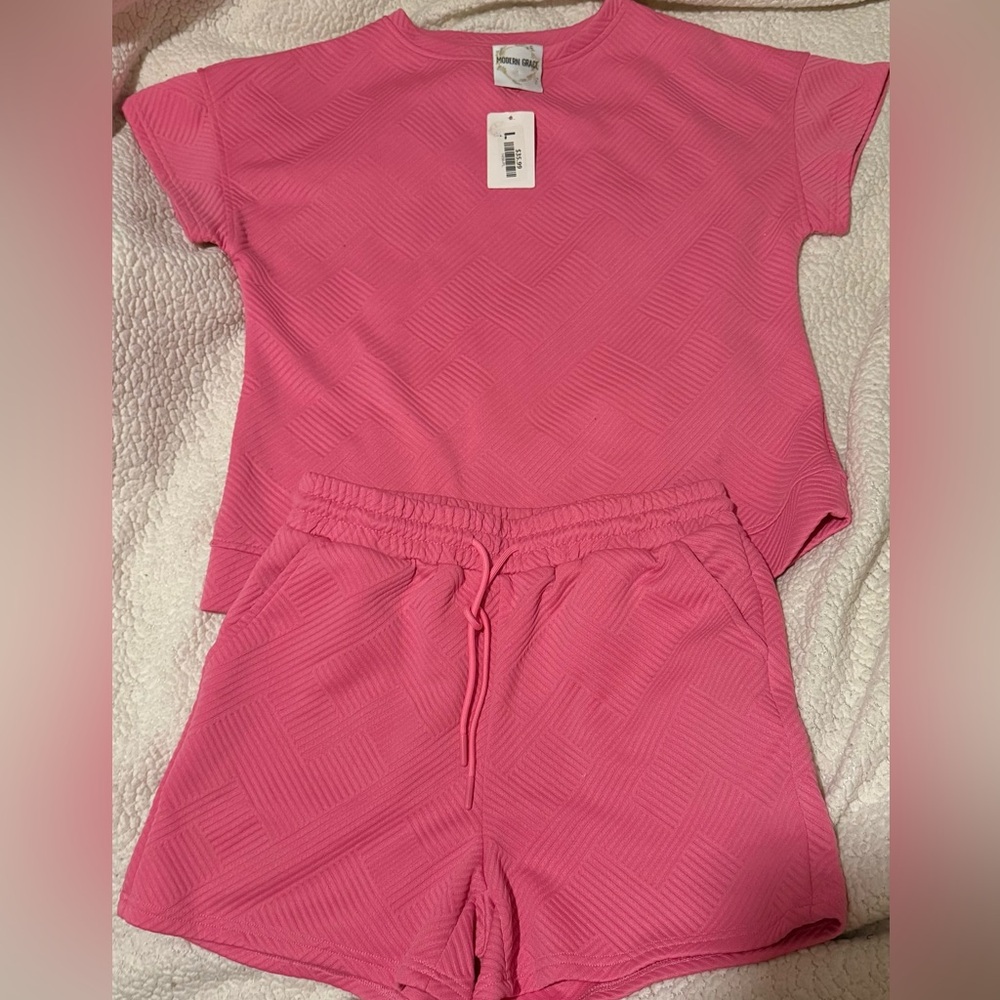 Ribbed short set.